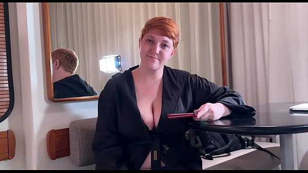 Casting curvy presents fake modeling with horny artist