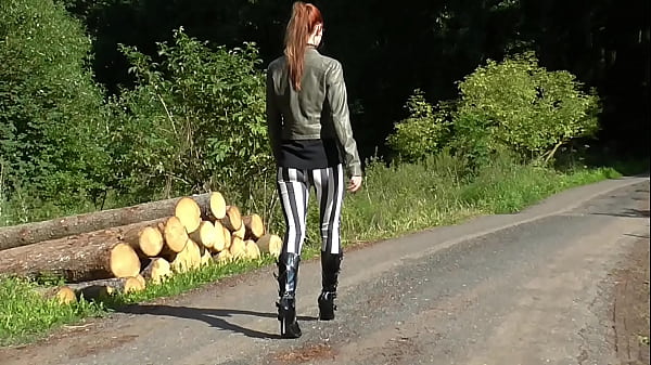 Black Leggings Walking thumbnail