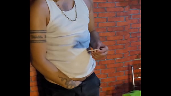 Play MP4 - O Tio Borracheiro me Recebeu pra Pular Carnaval - 31991009719