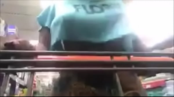 Play MP4 - Public Titties flashing