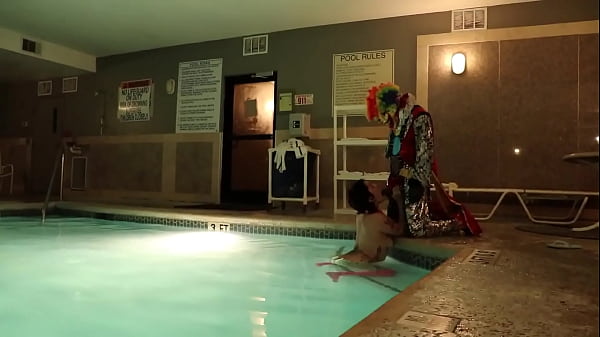 Tatted White Whore Lets A Clown Smash On The First Night thumbnail