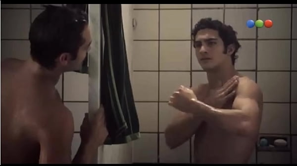 El vestuario,con los rugbiers y el Chino Darin ! 