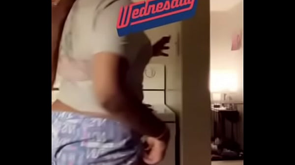 Nonton Throwing Ass thumbnail