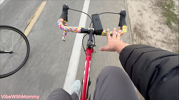 Play MP4 - Inappropriate Stepmom On Vacation Fucks Around Town