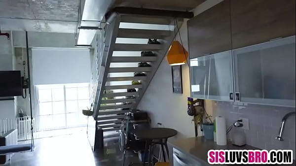 Play MP4 - Horny stepbrother wants stepsister to suck him