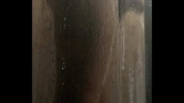 Mulheres chamem, vem tomar banho comigo 