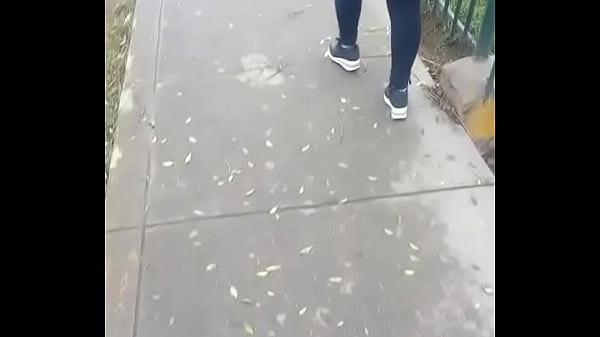 Se&ntilde_ora culona en spandex