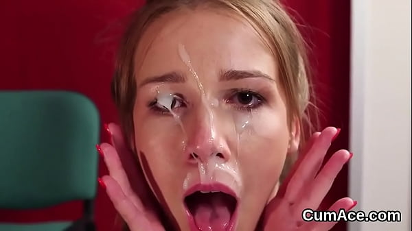 Sexy peach gets cumshot on her faceeating all the cum