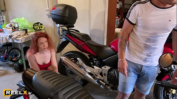 He Came To Buy Her Bike And Gets To Fuck Her Ass thumbnail