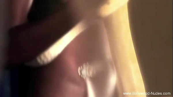 Play MP4 - Brunette Bollywood Dancer Babe