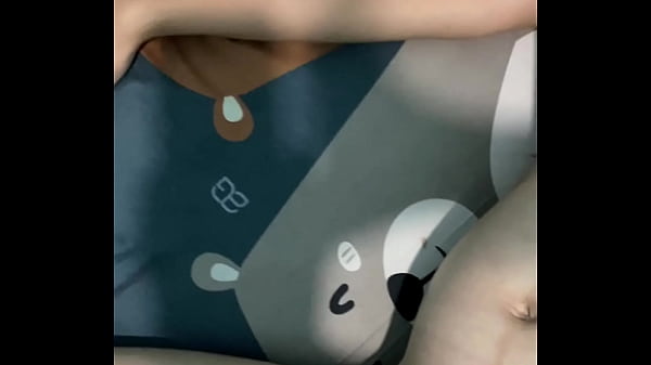 Ngentot_istri teman hijab sampaicrot memeknya becek