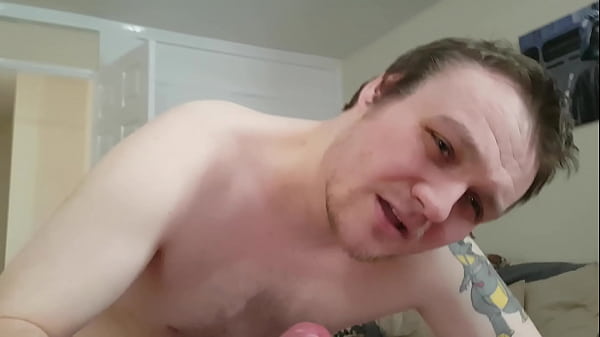 Play MP4 - Sucking some&period;juicy uncut cock