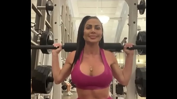 Here's your reminder to not skip leg day! ? If you can walk normally after your leg day, then you need to train harder!... 