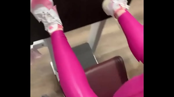 Here's your reminder to not skip leg day if you can walk normally after your leg day then you need to train harder 