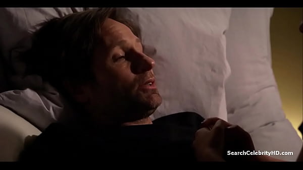 Nonton Addison Timlin Californication S04e01 2010 thumbnail