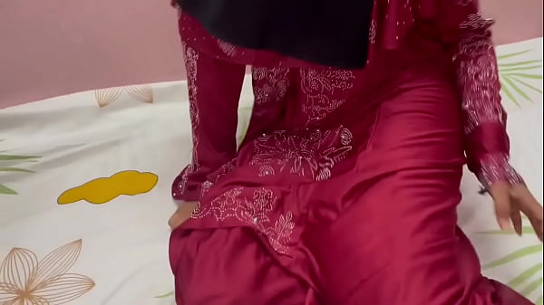 Nonton "late-night Massage Turns Intense" thumbnail