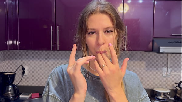 Dormmate girlgets cum in mouth and hair while there_is no one in thekitchenexcept_us