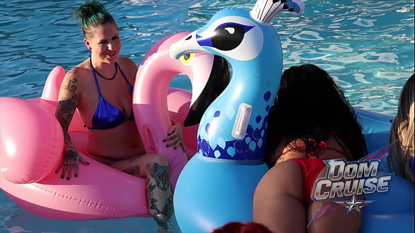 Nonton Pool Party Orgy thumbnail
