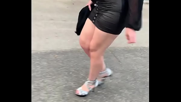 Talon haut et robe seconde peaux 