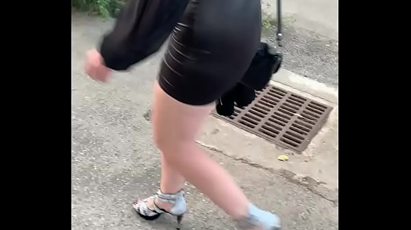 Talon haut et robe seconde peaux