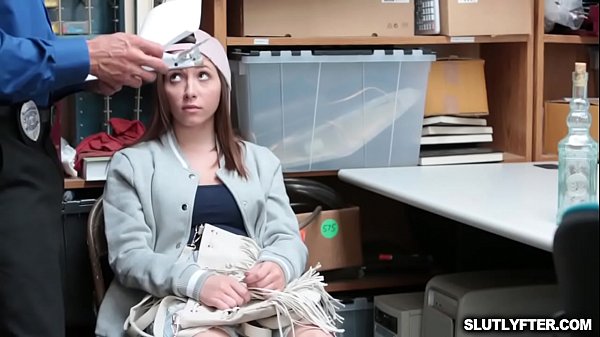 Cute HaydenHennessy havinglarge massive dick to fuck