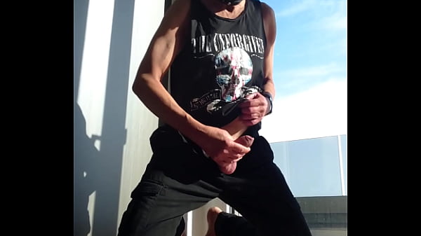 Wank from sneakers to barefoot_pp