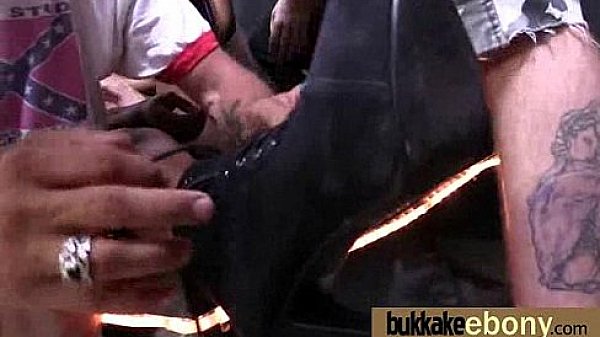 Nonton Ebony Gets Fucked In All Holes By A Group Of White Dudes 12 thumbnail