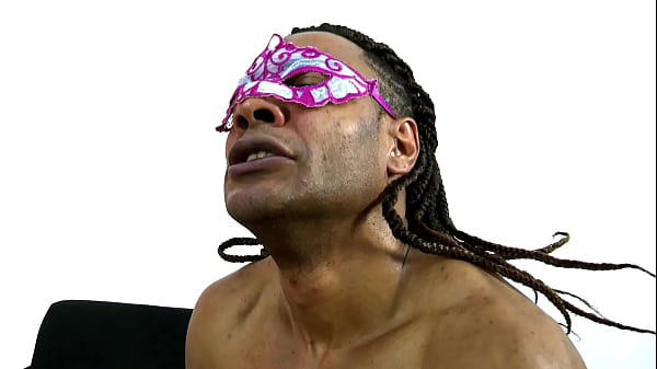 Aquilo me revoltou ao ver que meus enteados transavam naminha ausência