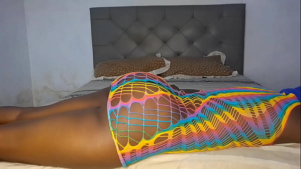 el puto del vecino me despierta y folla bien rico 