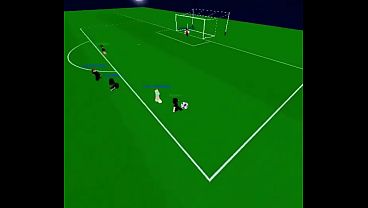 Menor cruzando a bola 