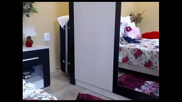 Young gorgouse babe_stripping show evering on cam