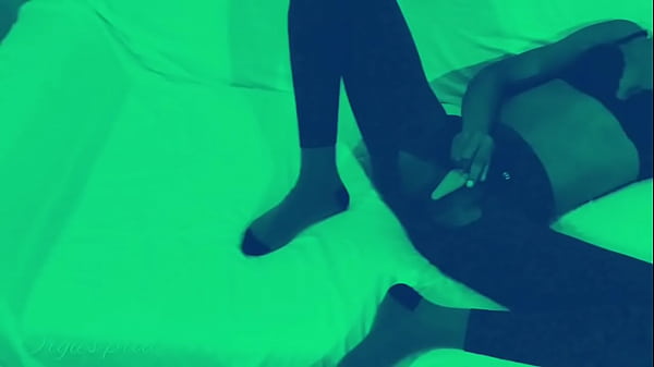 Nonton Threesome In The Couch thumbnail