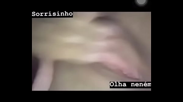 novinha com a buceta molhadinha