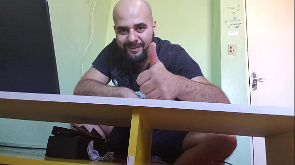 Stinky feet with 2 weeks old socks 