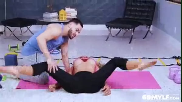 Nonton Beautiful Milf thumbnail