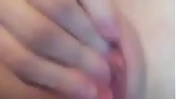 Tocandome lista para una polla 