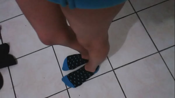 Rica mujer ense&ntilde_ando pierna