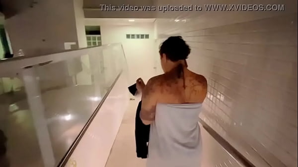 Tem coisa melhorque relaxar na_piscina_do hotele depois ir proquarto_meter gostoso