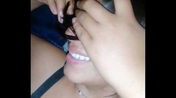 Le Digo Al Amigo De Mi Novio Que Me D&eacute; Su Semen En Mi Boca Y Me La Trago thumbnail