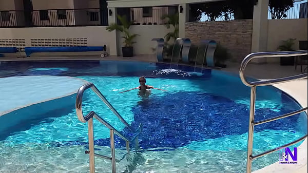 Nonton I Met Her At The Pool, Invited Her To My House And Look What Happened! thumbnail