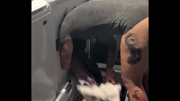 Nonton Laundry Day thumbnail