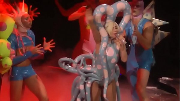 Lady_Gaga Partynauseous Paparazzi live artRave 5 15 14