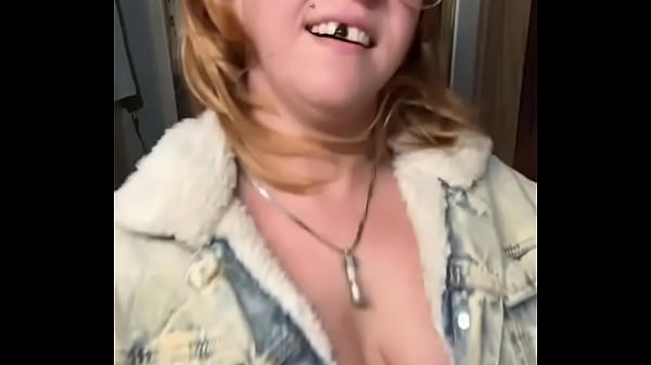 Help me hit 8k today anyone who retweets this post will get this ladies nudes sent to their inbox