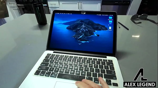 Nonton Inked Redhead Boss Wife Taylor Nicole Gets Creampied By Alex Legend! thumbnail