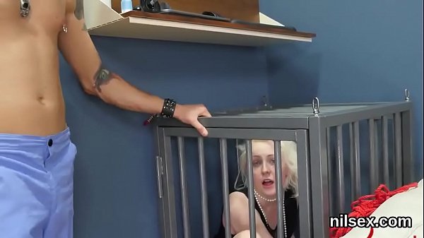 Wild slut gets her fuckholes gaped and thoroughly screwed 