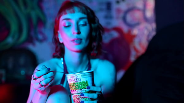 Nonton Sexy Feet Crushing Cup Noodles thumbnail