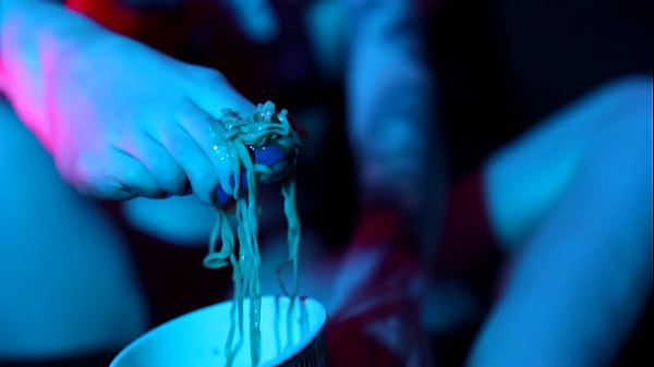 Sexy Feet_CrushingCup Noodles