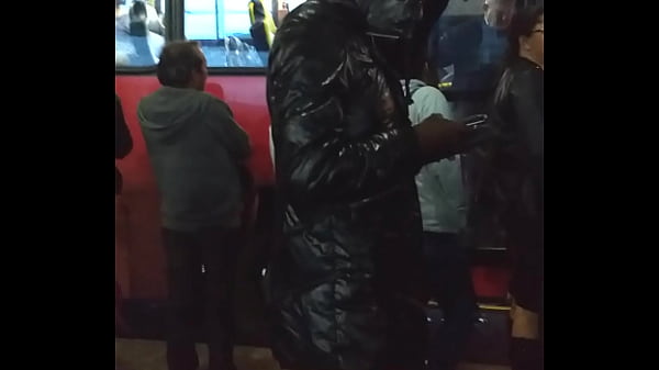 Puta de jaqueta de nylon 