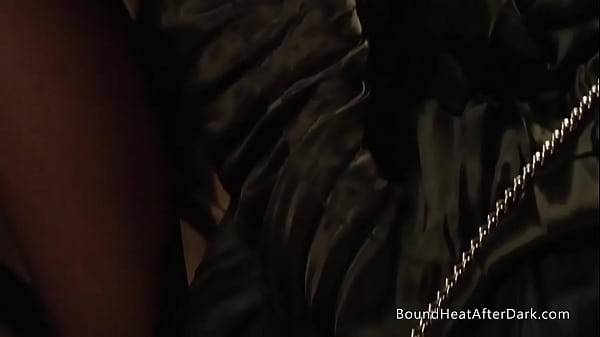 Pussy_Licking_Lesbian_Slave Pleasuring Her Dominant Mistress