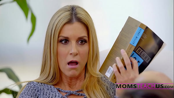 Play MP4 - Ever Experience Unbearable Sexual Tension With Your Stepmom